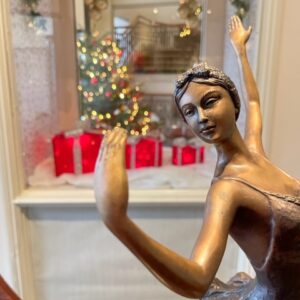 Tippy Toes Ballet Dancer Bronze Sculpture Lifestyle 1 | Avant Garden Bronzes