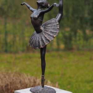 Bronze Sculpture Majestic Ballerina 1 | Avant Garden
