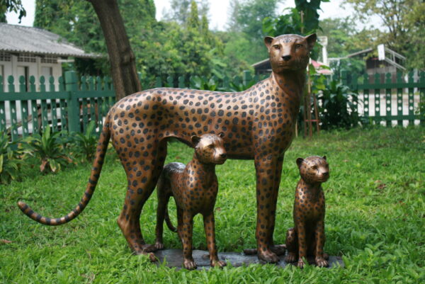 Solid Bronze Cheetah Family Sculpture WI 1 1 | Avant Garden