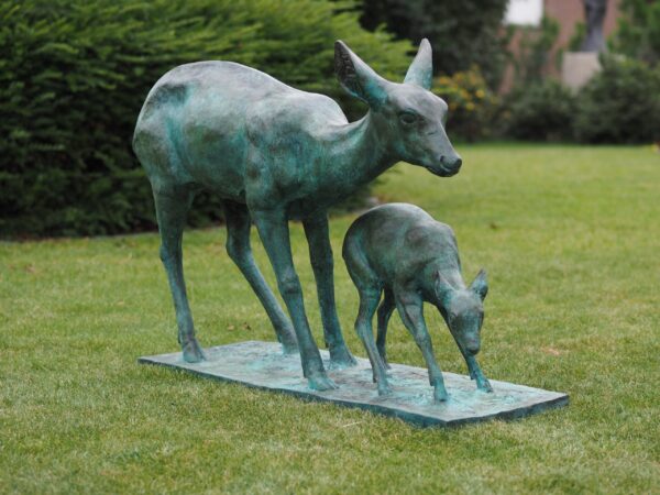 Deer Doe & Fawn Solid Bronze Sculpture 1 | Avant Garden