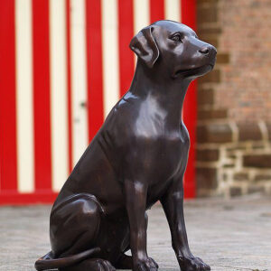 DO 7 Labrador Dog Sitting Bronze Sculpture 1 | Avant Garden