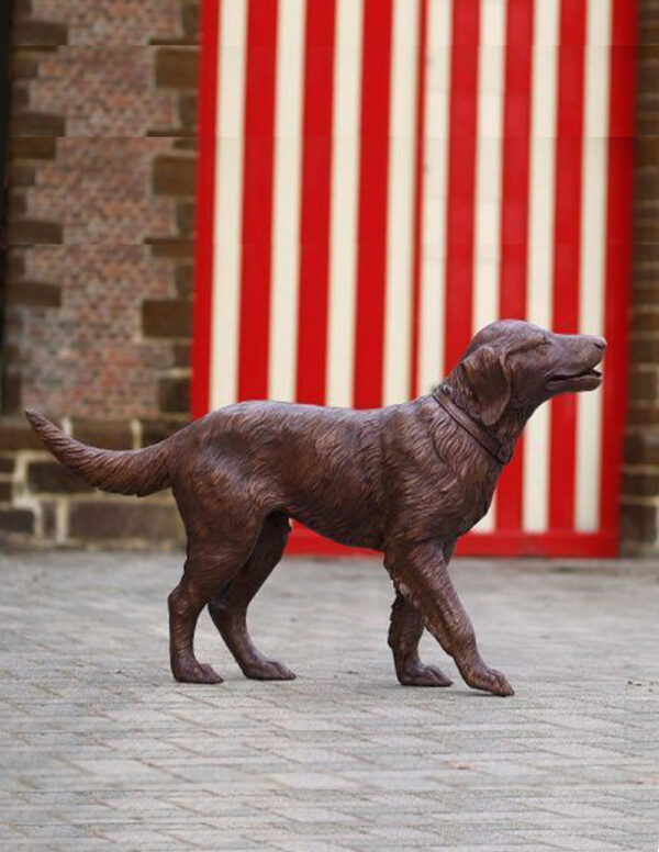 Retriever Dog Bronze Sculpture Lifesize DO 14 1 | Avant Garden Bronzes