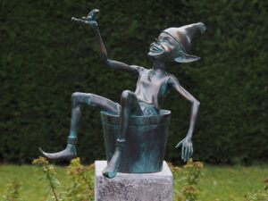 Goblin in a Bucket Solid Bronze S Fountain Water Feature 1 | Avant Garden Bronzes
