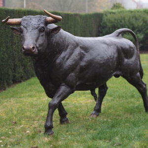 Solid Bronze Bull Lifesize Sculpture 1 | Avant Garden