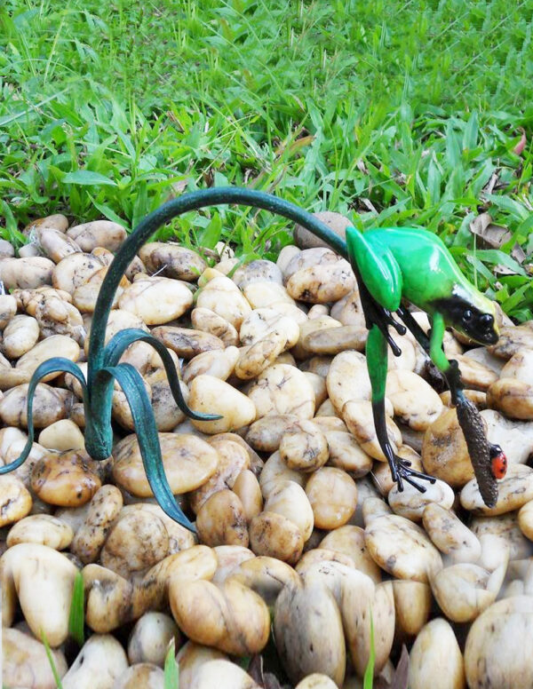 Bronze Sculpture Green Rain Forest Frog Exotic Amphibian 1 | Avant Garden