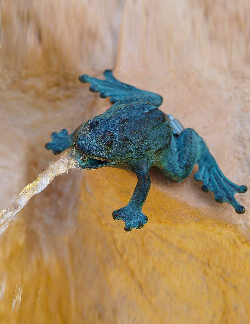 Bronze Frog Spitting Fountain Sculpture Water Feature FO 25 1 | Avant Garden Bronzes