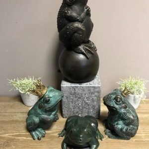 Frog Fountain Water Feature Mixture 1 | Avant Garden Bronzes