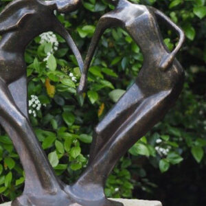 MO 7 Solid Bronze Sculpture Modern Forever Lovers 1 | Avant Garden