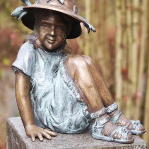 FIGI 22 Bronze Girl Sunshine Hat 1 | Avant Garden Bronzes