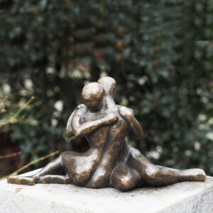 MO 24 Solid Bronze Sculpture Lovers Embrace 1 | Avant Garden Bronzes