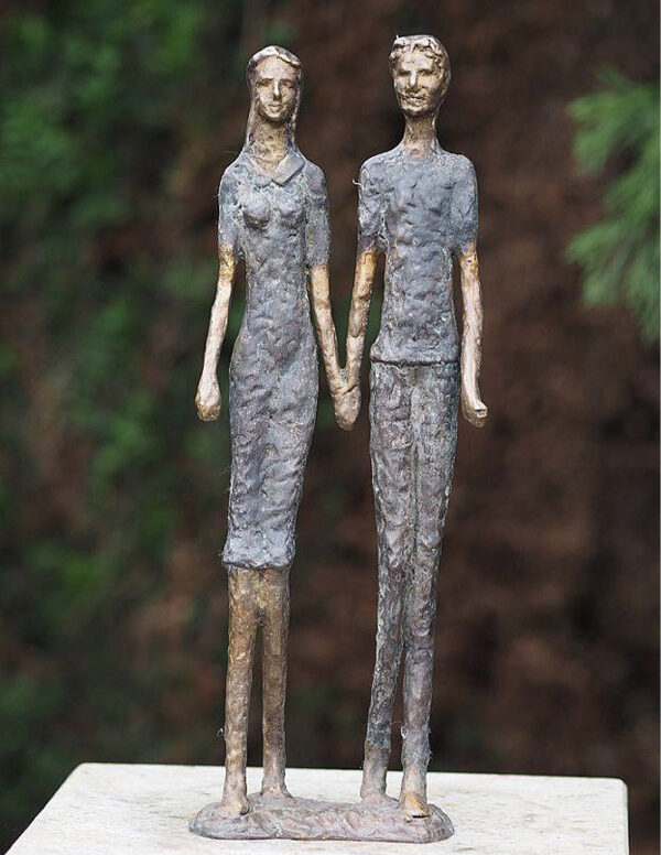 MO 14 Solid Bronze Modern Lovers Holding Hands Sculpture 1 | Avant Garden