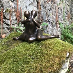 MO 24 Solid Bronze Sculpture Lovers Embrace 7 | Avant Garden Bronzes