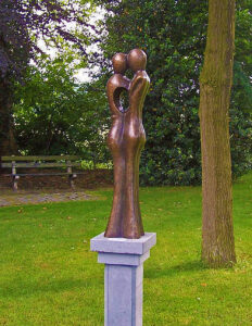 AB 5 Solid Bronze Abstract Lovers Kiss 80cm Sculpture 1 | Avant Garden Bronzes