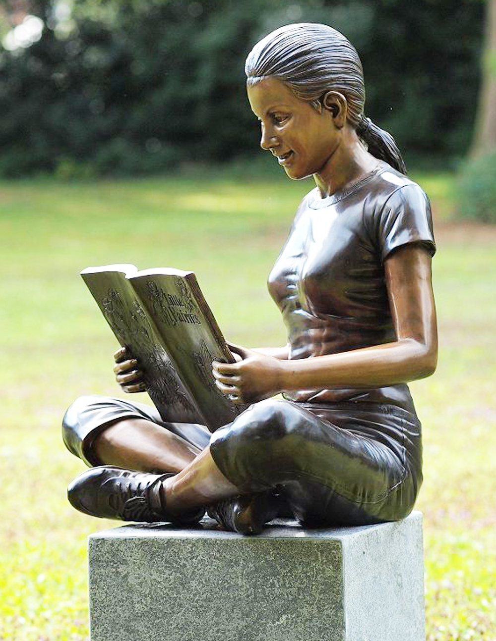 FIGI 17 Solid Bronze Sculpture Studious Girl 1 | Avant Garden Bronzes