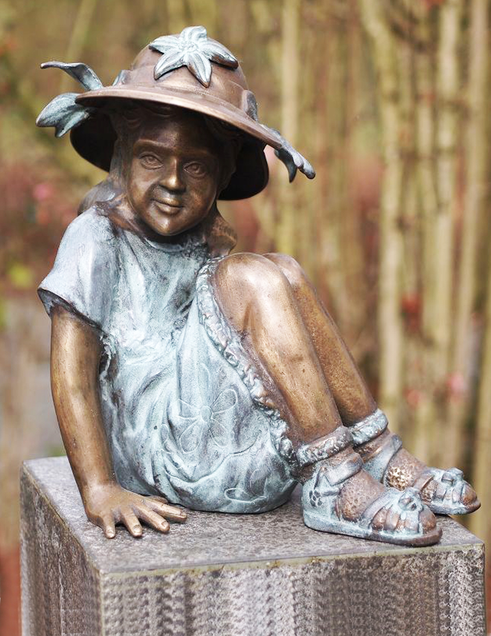 FIGI 22 Bronze Girl Sunshine Hat 1 | Avant Garden Bronzes