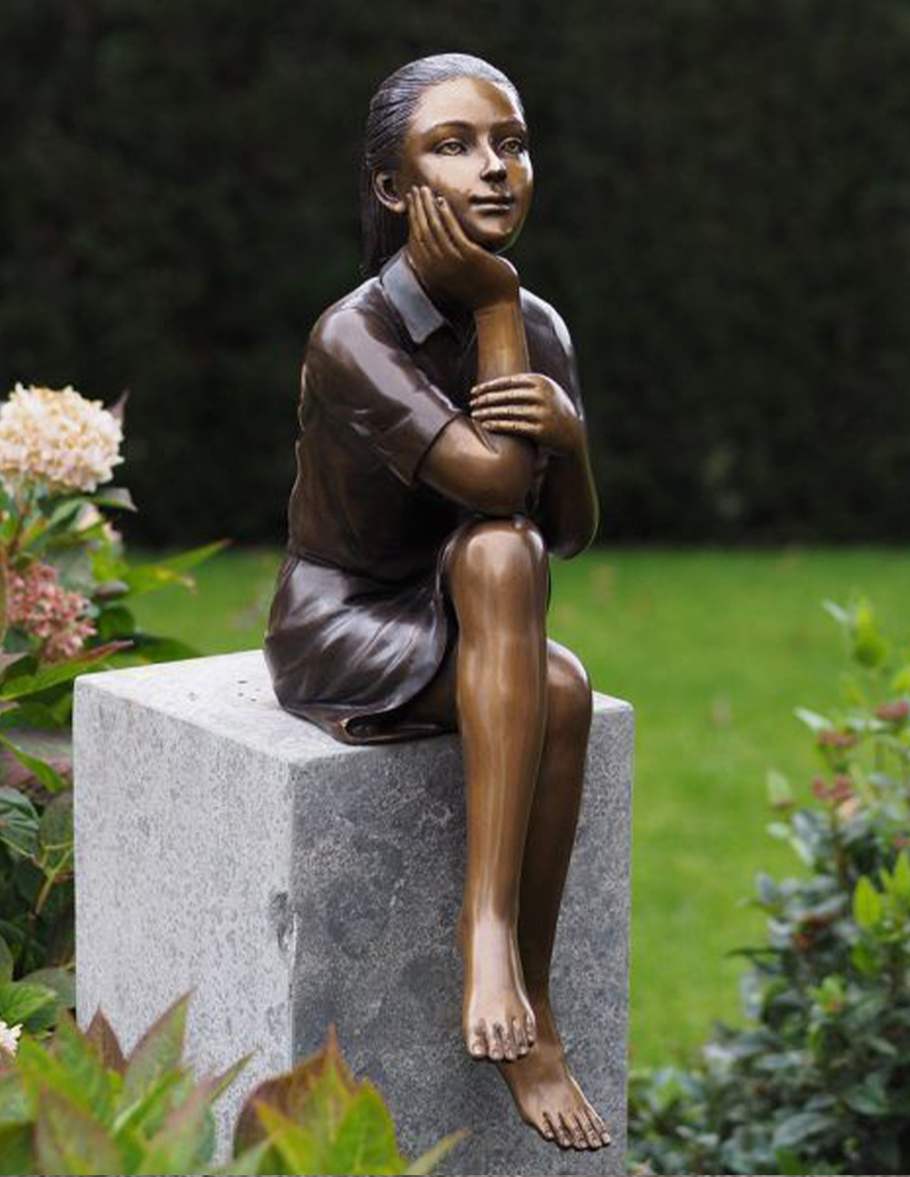 FIGI 54 Bronze Sculpture Girl Thinking 1 | Avant Garden Bronzes