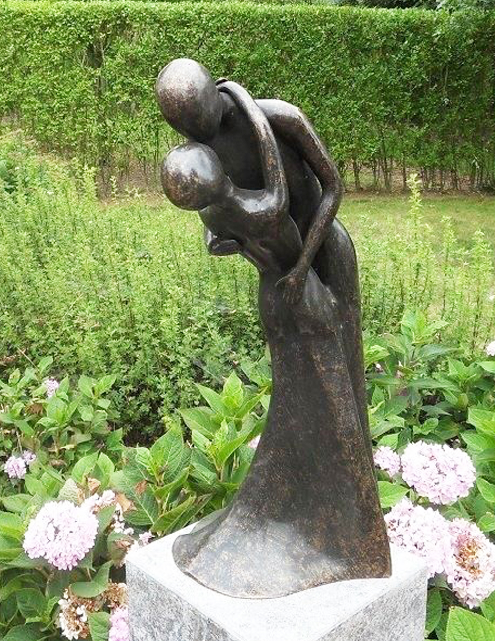 MO 17 Solid Bronze Sculpture Dancing Couple Loving Embrace Statue 1 | Avant Garden