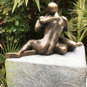 MO 24 Solid Bronze Sculpture Lovers Embrace 9 | Avant Garden Bronzes