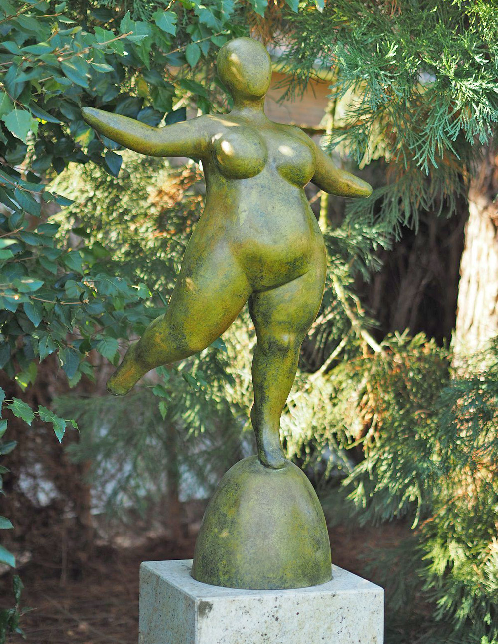 MO 28 Fine Cast Bronze Big Lady Sculpture 1 | Avant Garden Bronzes