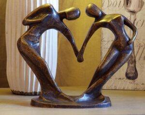 Forever Lovers Heart 24cm Bronze Sculpture Ideal Anniversary Gift MO 6 1 | Avant Garden Bronzes