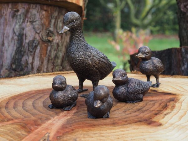 Duck Family Bronze Sculpture Set of Five Birds 17cm Exclusive Gift BI 02 1 | Avant Garden Bronzes