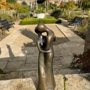 Modern Lovers Bronze Sculpture MO 19 8 | Avant Garden Bronzes