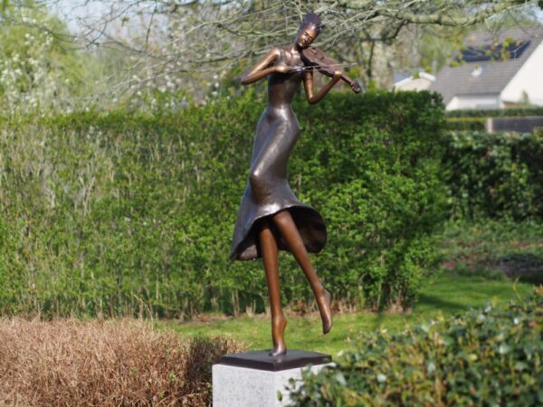 Violinista Feminina Solid Bronze Sculpture 1 | Avant Garden Bronzes