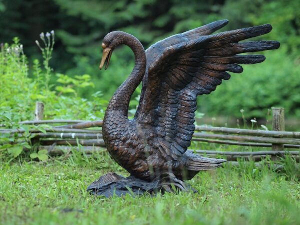 Swan Fountain Wingspread Bronze Sculpture 1 | Avant Garden Bronzes