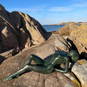 Exotic Naked Lady Sculpture Feminine Garden Bronze FIGI 81 7 | Avant Garden Bronzes