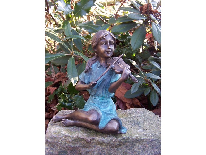 Musical Girl Playing Violin Bronze Sculpture FIGI 7 1 | Avant Garden Bronzes