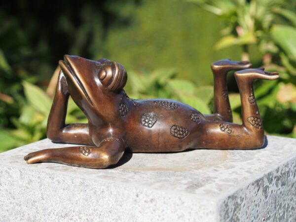 Garden Frog Daydreaming Bronzes Sculpture 1 | Avant Garden Bronzes