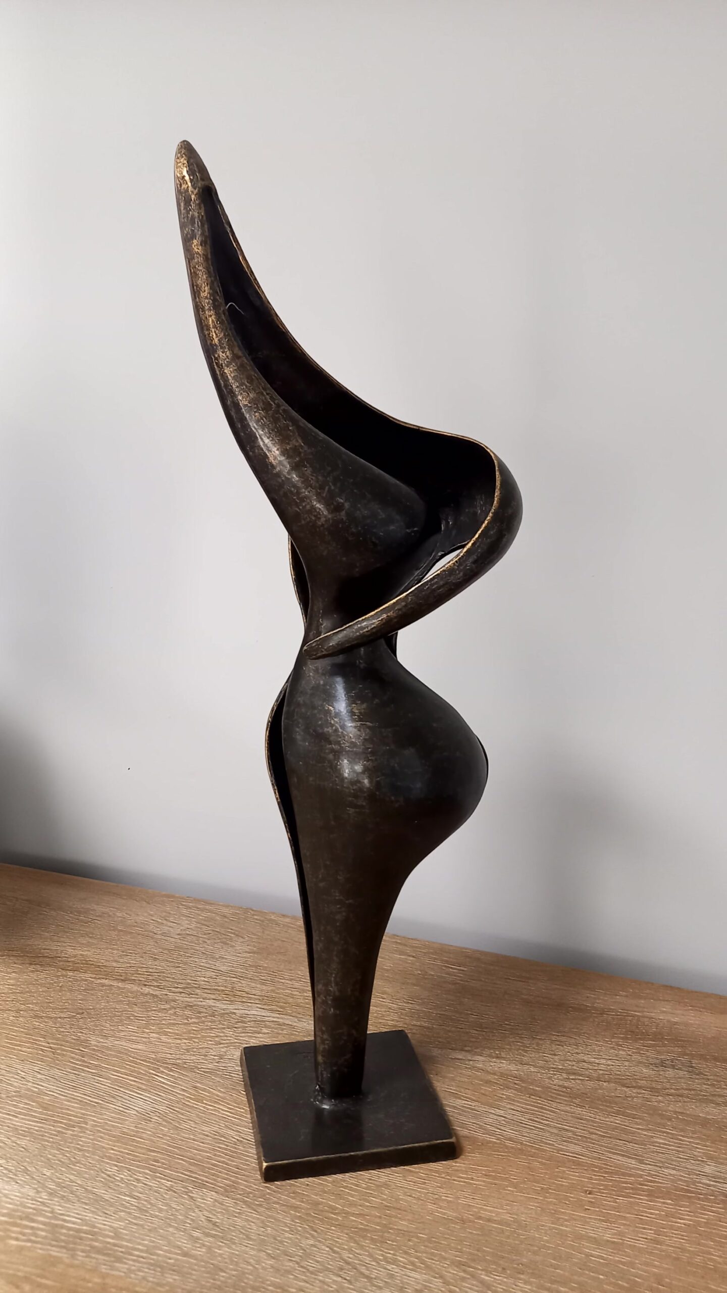 Passionella Modern Art Design Unique Bronze Sculpture 52cm MO 60 1 | Avant Garden Bronzes