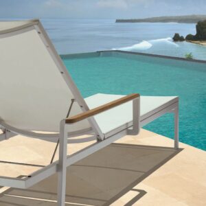 Aura Lounger Suite Pearl Sling & Arctic White Frame Teak Armrest 2 | Avant Garden Bronzes