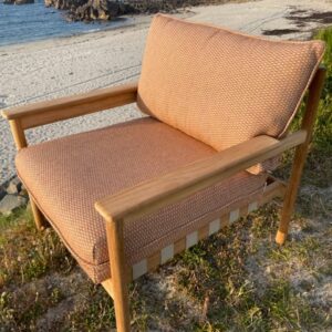 Oda Lounge Chair Solid Teak Outdoor Garden Furniture by Vincent Sheppard 14 | Avant Garden Bronzes