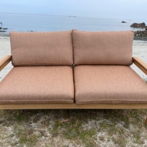 Oda Lounge Sofa 2,5S Solid Teak Outdoor Garden Furniture by Vincent Sheppard 11 | Avant Garden Bronzes