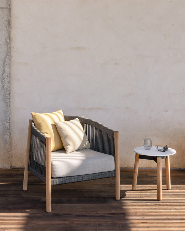 Lento Lounge Chair Deep Seating Outdoor Garden Furniture by Vincent Sheppard 1 | Avant Garden Bronzes