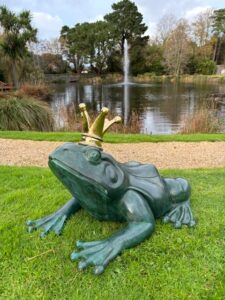 Regal Giant King Toad Fountain Bronze Sculpture Water Feature 8 | Avant Garden Bronzes