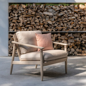 David Deep Seating Lounge Chair Stained Brushed Teak by Vincent Sheppard 1 | Avant Garden Bronzes