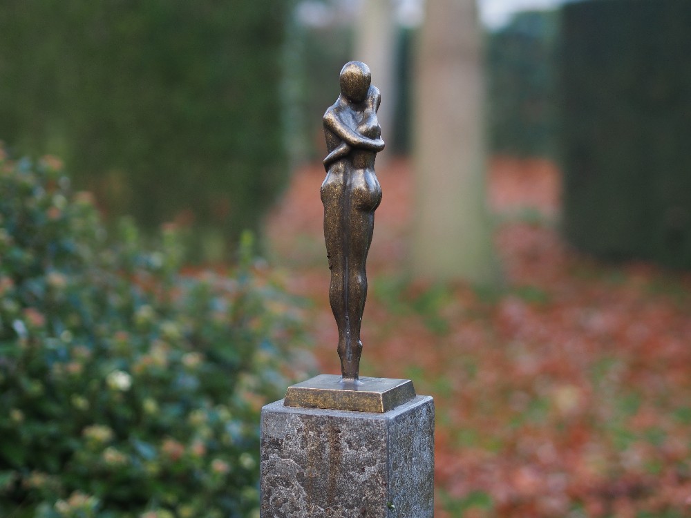 Divine Lovers Abstract Bronze Sculpture Anniversary Gift FIWO84 1 | Avant Garden Bronzes
