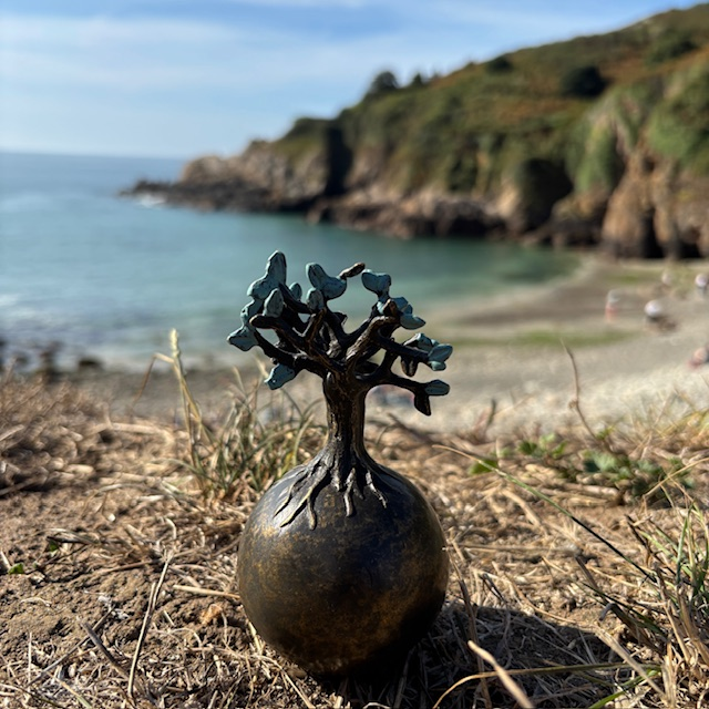 Tree Memorial Cremation Urn Mini Solid Bronze Sculpture Mesu 110