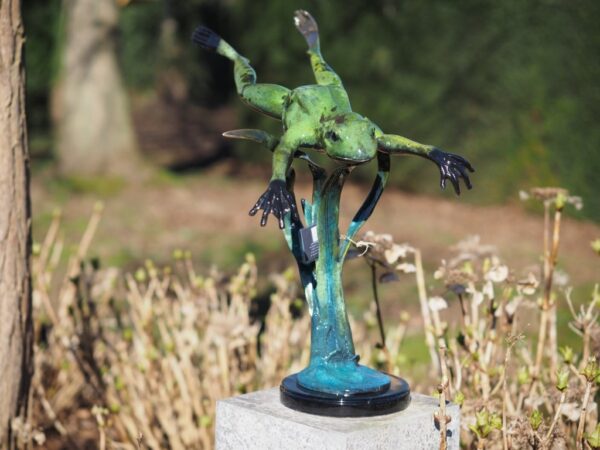Downwards Leaping Green Rain Frog On Reeds Bronze Sculpture MI121 | Avant Garden Bronzes