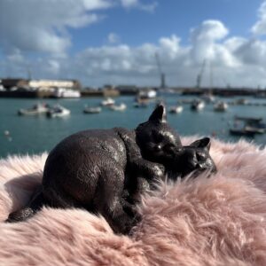 Bronze sleeping cat sculpture curled cat ornament for shelf windowsill or quiet garden corner gift