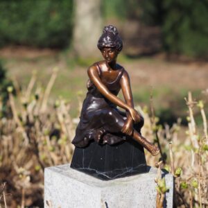 A Gentle Gaze Bronze Elegant Women Sitting Peacefully Garden Sculpture FIWO 88 | Avant Garden Bronzes