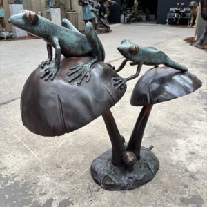 Bronze Lily Pad Garden Frog Pair Sculpture MI 123 | Avant Garden Bronzes